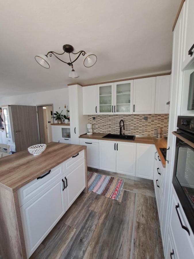 Apartman Prošperino Vis Esterno foto